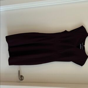 Elegant Burgundy Sleeveless Suit Dress